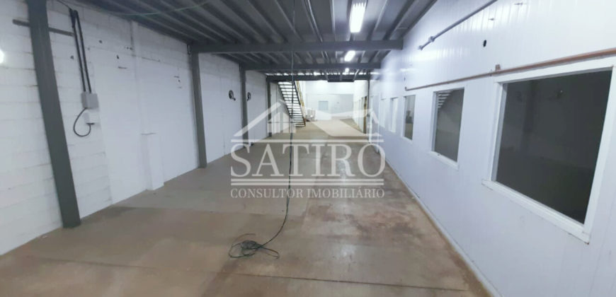 Excelente galpão para locação !