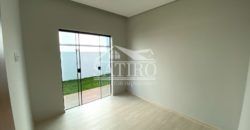 Casa Com Fachada Moderna!