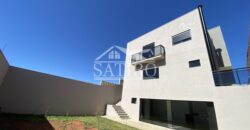 Casa Com Design Moderno!