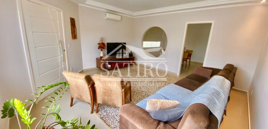 Casa Com Requinte e Elegância !