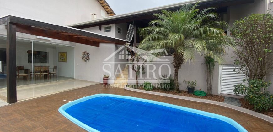 Casa Com Requinte e Elegância !