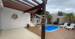 Casa Com Requinte e Elegância !