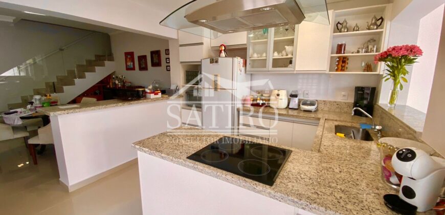 Casa Com Requinte e Elegância !
