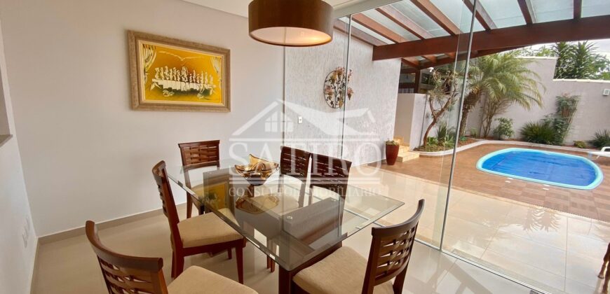 Casa Com Requinte e Elegância !