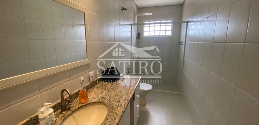 Casa Com Requinte e Elegância !