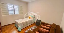 Casa Com Requinte e Elegância !