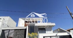 Casa Com Design Moderno!