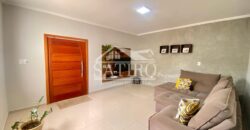 Casa Espaçosa a Venda!