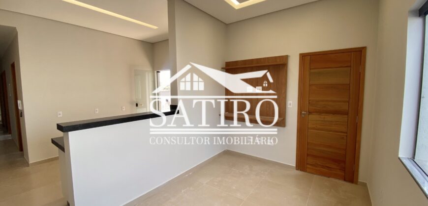 Casa com espaço amplo, ótima localização.