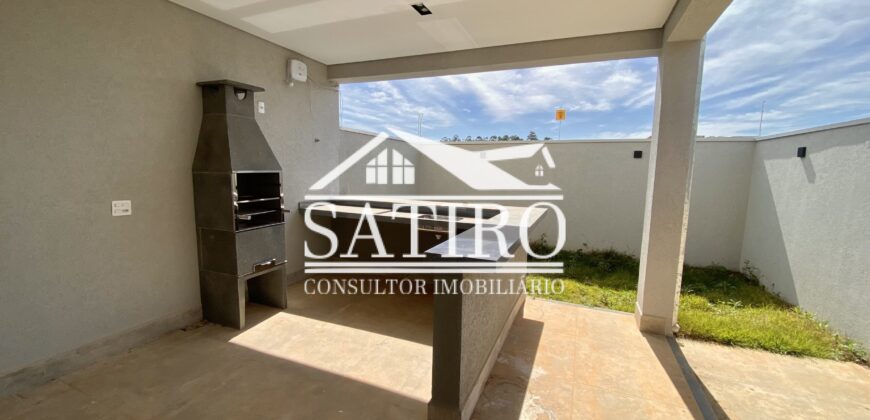 Casa com espaço amplo, ótima localização.