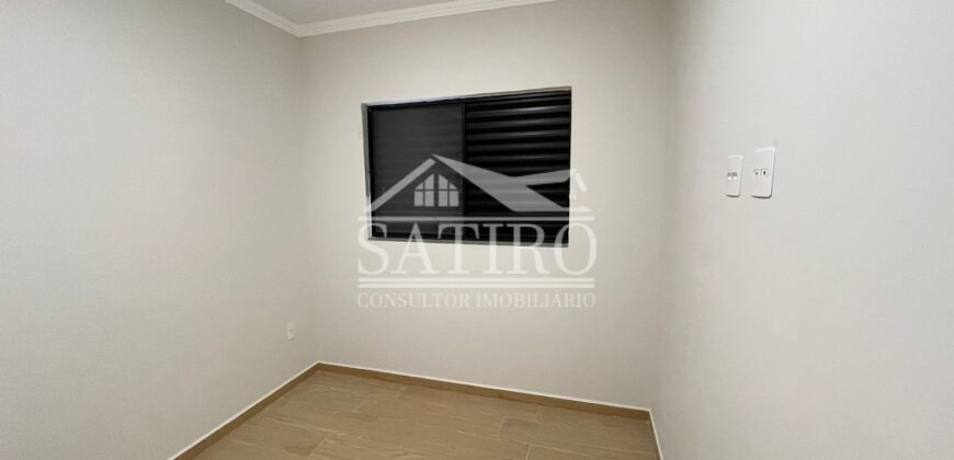 Casa com espaço amplo, ótima localização.