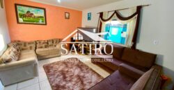 Casa de Lote Inteiro a Venda!