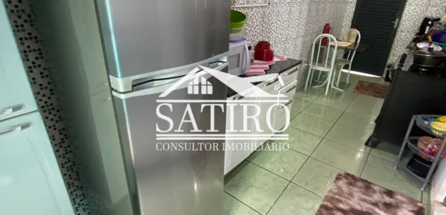 Casa de Lote Inteiro a Venda!