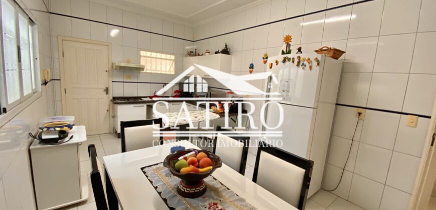 Casa de Lote Inteiro no São Carlos!