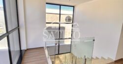 Casa Com Design Moderno!