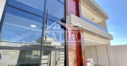 Casa Com Design Moderno!