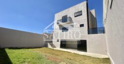 Casa Com Design Moderno!