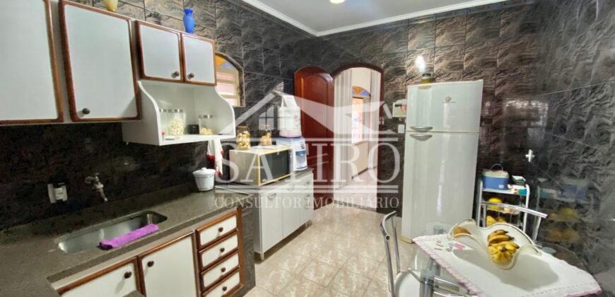 Casa Com Localização Privilegiada a Venda!