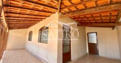 Casa Com Amplo Quintal a Venda!
