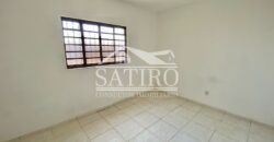 Casa Com Amplo Quintal a Venda!