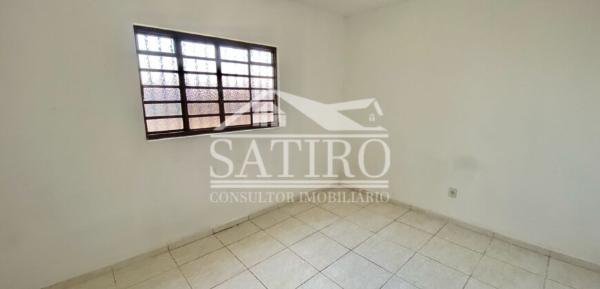 Casa Com Amplo Quintal a Venda!