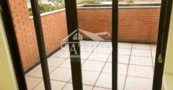 Casa de Estilo Rústico em Bairro Nobre de P.A