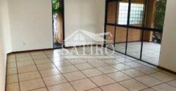 Casa de Estilo Rústico em Bairro Nobre de P.A