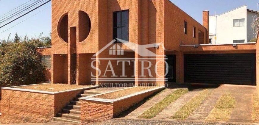 Casa de Estilo Rústico em Bairro Nobre de P.A