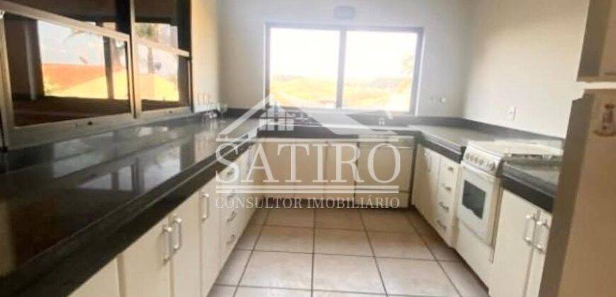 Casa de Estilo Rústico em Bairro Nobre de P.A