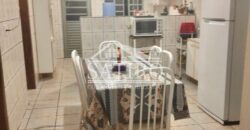 Casa a Venda no Cajuru!