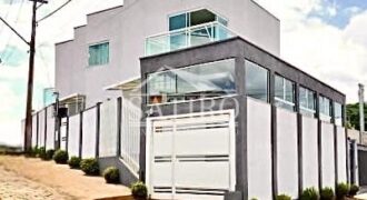 CASA ELEGANTE A VENDA