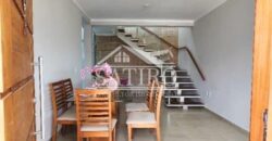 CASA ELEGANTE A VENDA