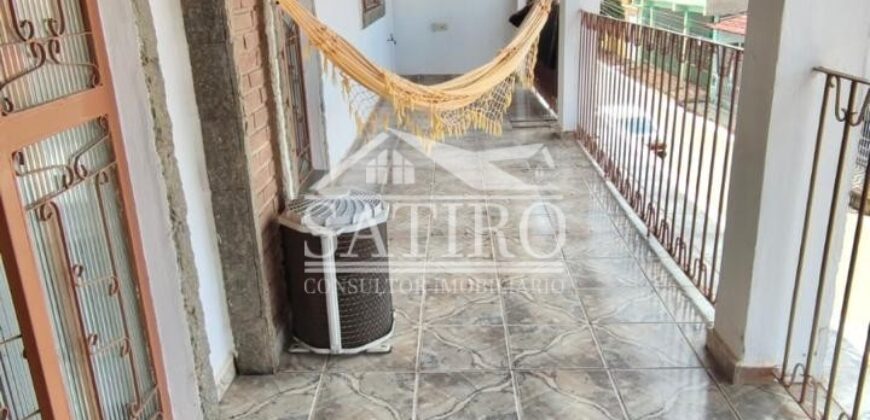 CASA NAS PROXIMIDADES DO CENTRO!