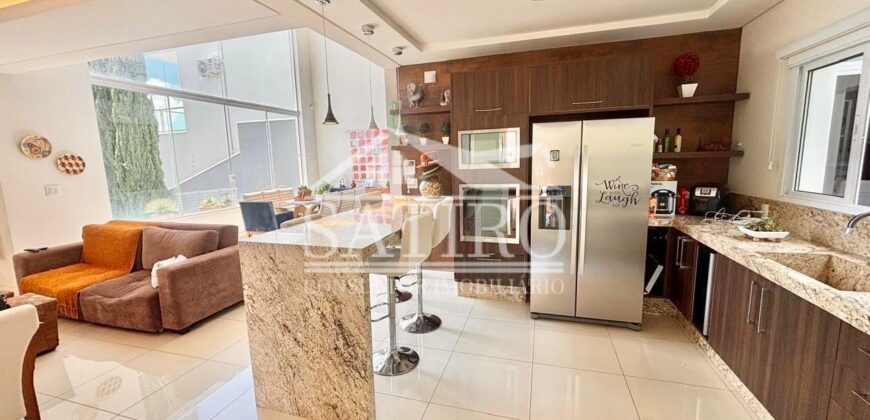 CASA COM REQUINTE E ELEGANCIA!