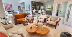 CASA COM REQUINTE E ELEGANCIA!