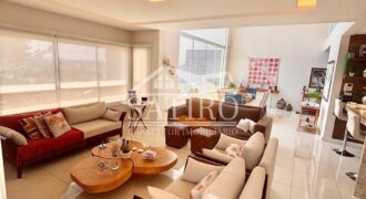CASA COM REQUINTE E ELEGANCIA!