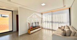 LINDA CASA EM CONDOMÍNIO FECHADO!
