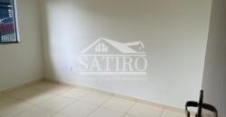 Apartamento térreo aconchegante, com excelente iluminação natural e ambientes bem distribuídos