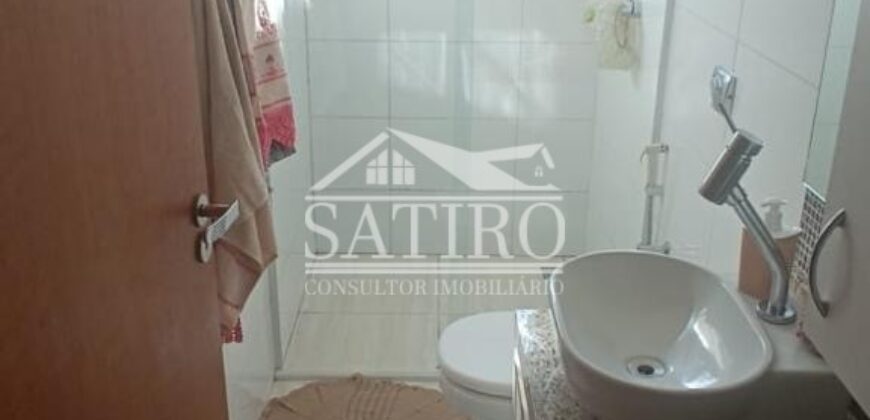 Casa clara e aconchegante em bairro nobre, com ambientes amplos e excelente iluminação natural