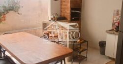 Casa clara e aconchegante em bairro nobre, com ambientes amplos e excelente iluminação natural