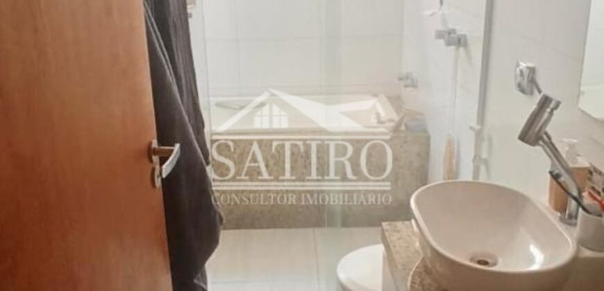 Casa clara e aconchegante em bairro nobre, com ambientes amplos e excelente iluminação natural