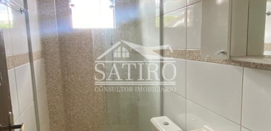 Apartamento térreo aconchegante, com excelente iluminação natural e ambientes bem distribuídos