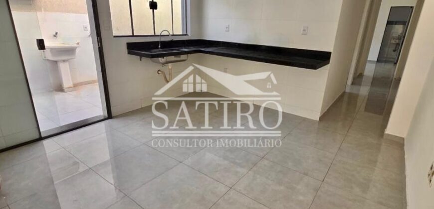 Casa arejada em local tranquilo próximo a escola, mercado, farmácia