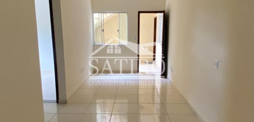 Apartamento térreo aconchegante, com excelente iluminação natural e ambientes bem distribuídos