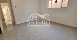 Casa arejada em local tranquilo próximo a escola, mercado, farmácia