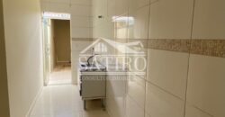 Apartamento térreo aconchegante, com excelente iluminação natural e ambientes bem distribuídos