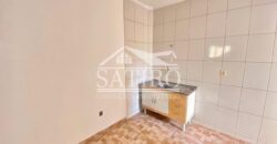 Apartamento espaçoso, com cômodos bem distribuídos com sacada a venda