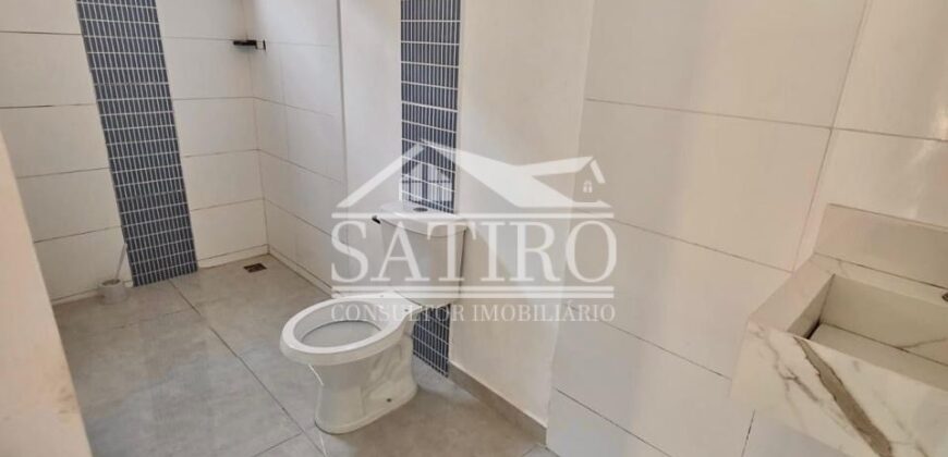 Casa arejada em local tranquilo próximo a escola, mercado, farmácia