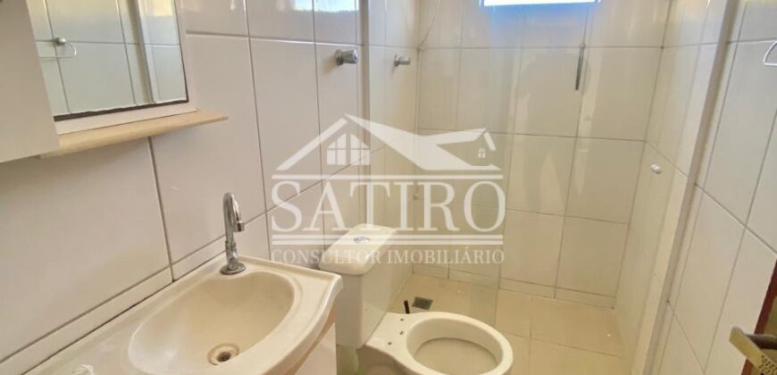 Apartamento espaçoso, com cômodos bem distribuídos com sacada a venda