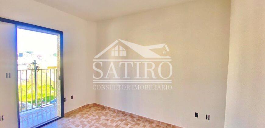 Apartamento espaçoso, com cômodos bem distribuídos com sacada a venda